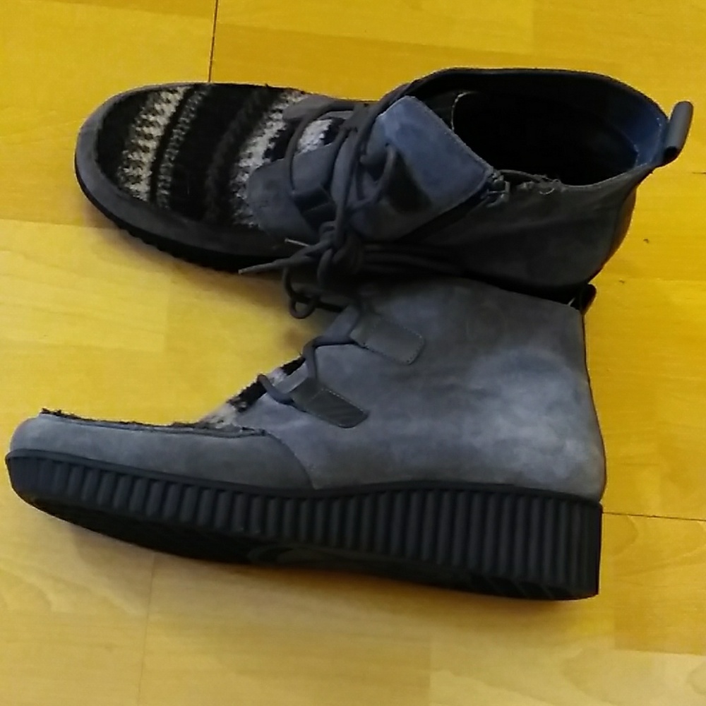 Ankle suede boots size 9